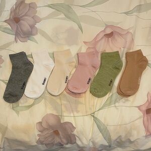 Women's Casual Socks - Gray, White, Pink, Green, Tan